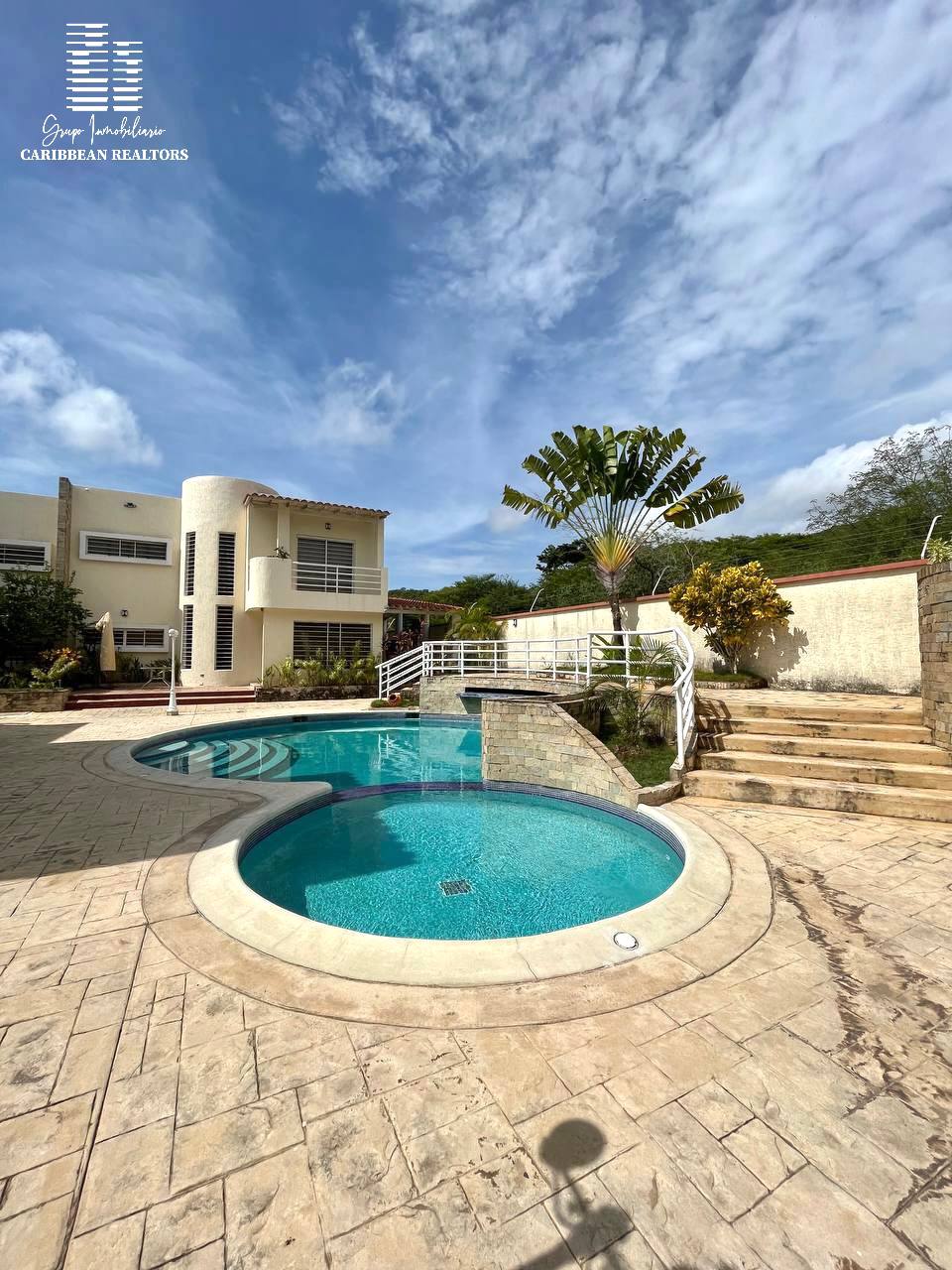 En Venta Town House En El Conjunto Residencial Villa Esmeralda