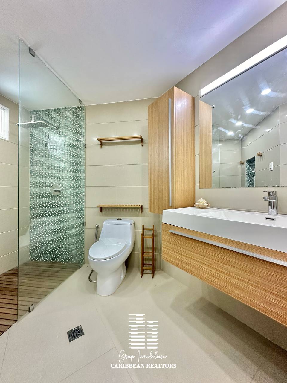 En Venta Hermosa Casa, Ubicado En El Exclusivo Conjunto Residencial Majestic Village