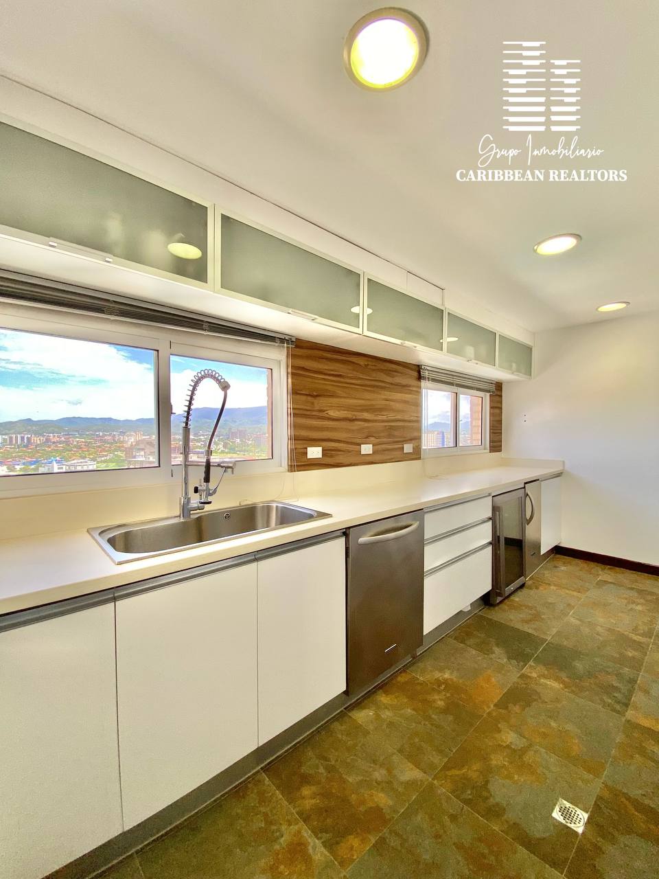 En Venta Moderno Apartamento En El Conjunto Residencial Terraza Real, Urbanización Las Casonas