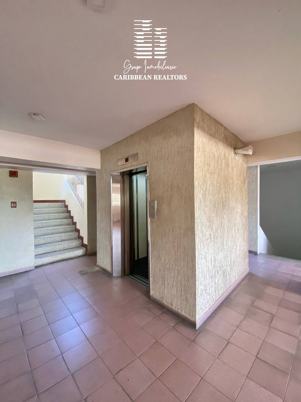 En Venta Apartamento Con Vista Al Mar, Ubicado En El Conjunto Residencial Marina Suites