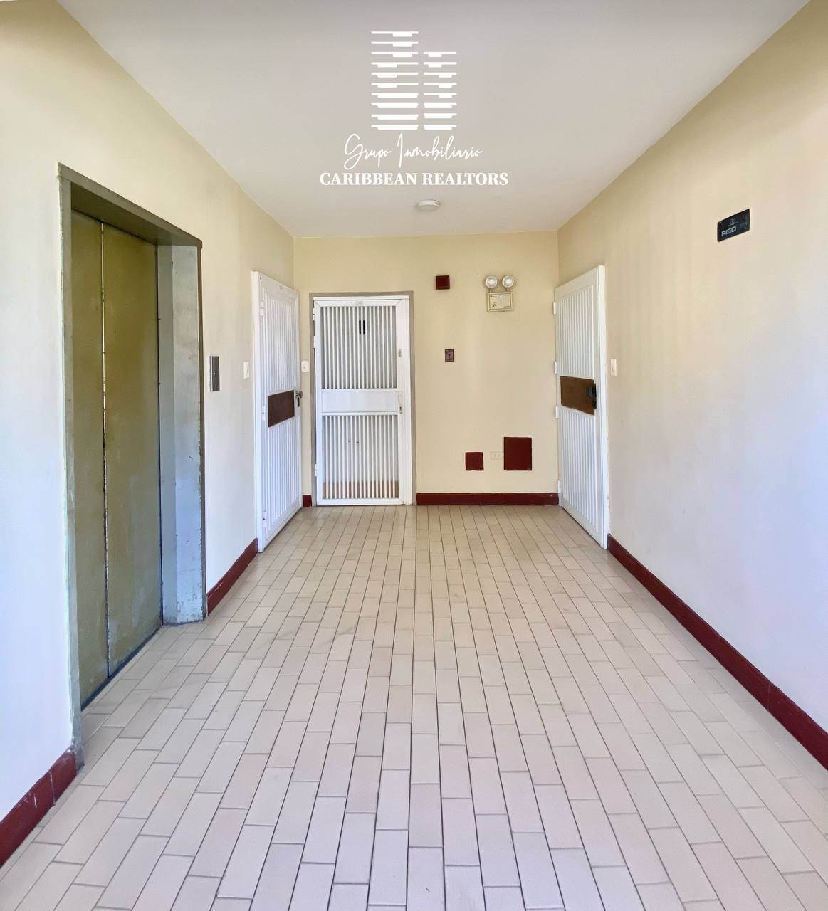 En Venta Apartamento Con Vista Al Mar, Ubicado En El Conjunto Residencial Marina Suites