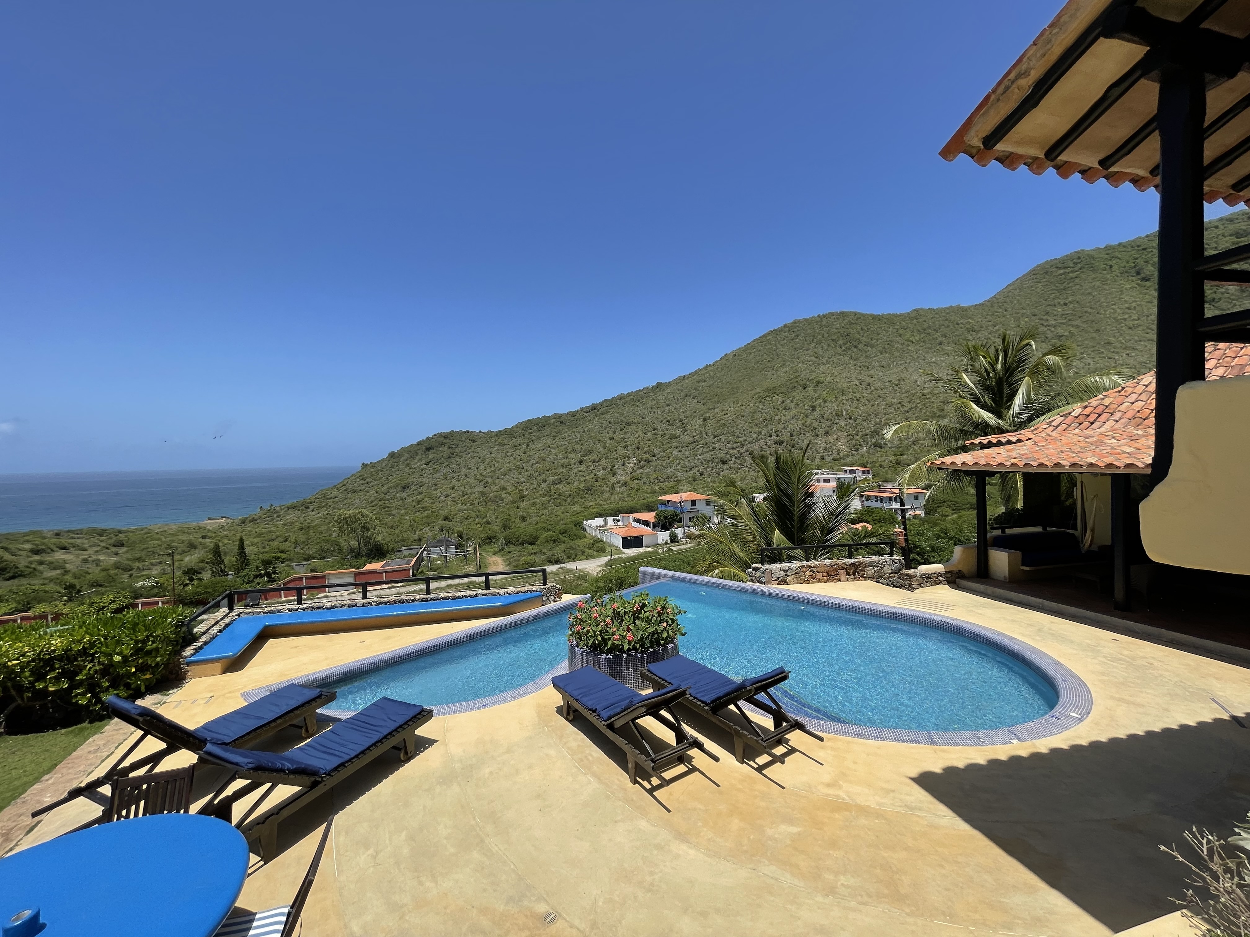 En Venta Hermosa Villa En Manantial De Guayamuri