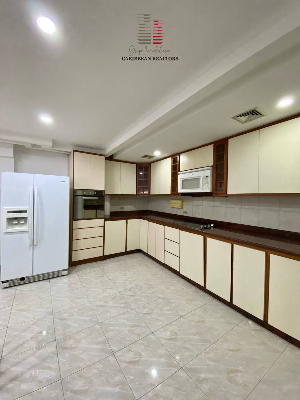 En Venta Acogedora Casa Quinta, Ubicada En La Urb. Costa Azul