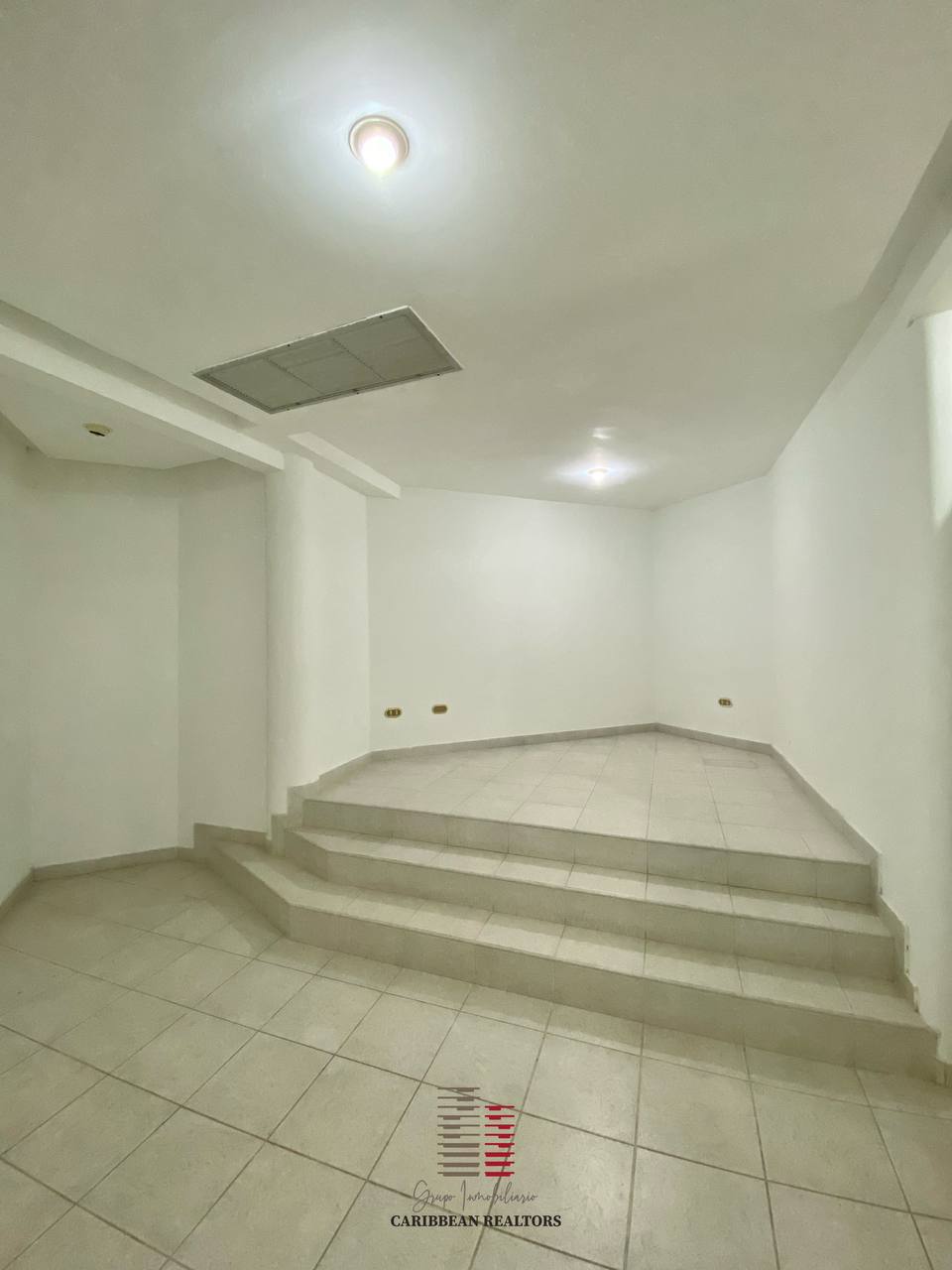 En Venta Acogedora Casa Quinta, Ubicada En La Urb. Costa Azul