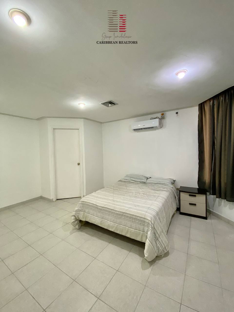 En Venta Acogedora Casa Quinta, Ubicada En La Urb. Costa Azul