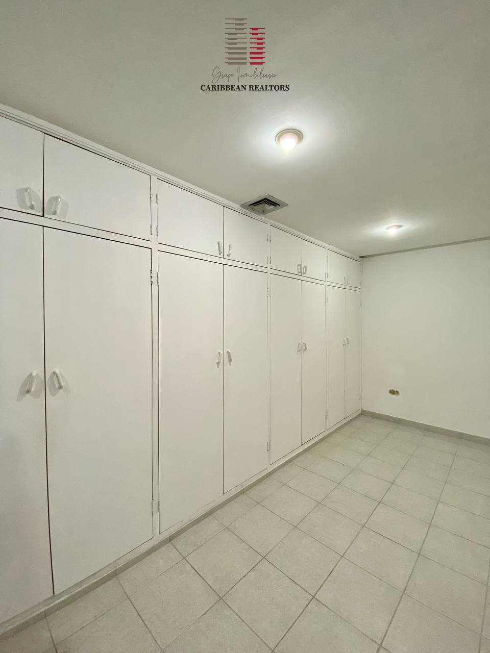 En Venta Acogedora Casa Quinta, Ubicada En La Urb. Costa Azul