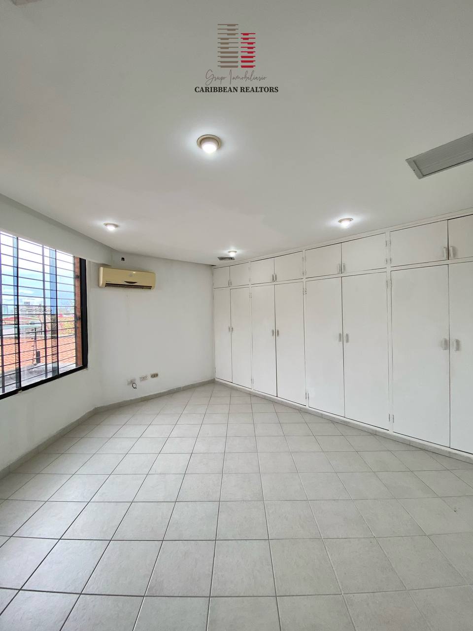 En Venta Acogedora Casa Quinta, Ubicada En La Urb. Costa Azul