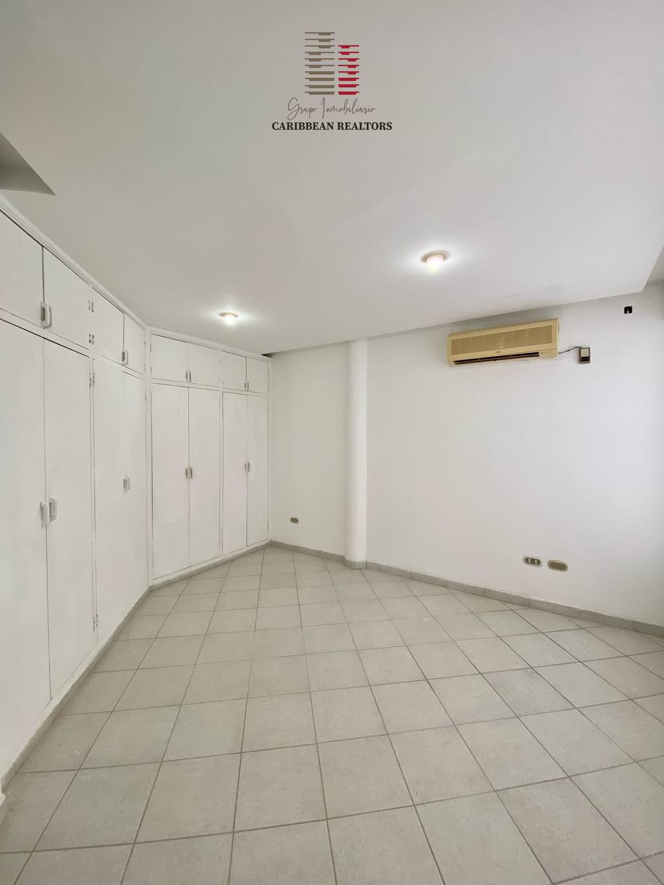 En Venta Acogedora Casa Quinta, Ubicada En La Urb. Costa Azul
