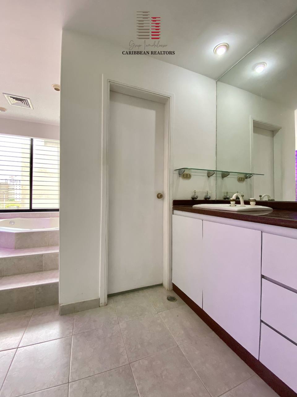 En Venta Acogedora Casa Quinta, Ubicada En La Urb. Costa Azul