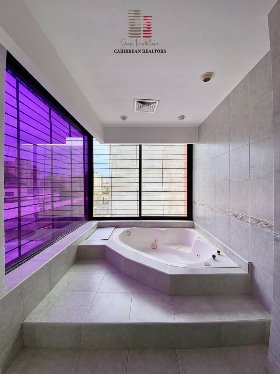 En Venta Acogedora Casa Quinta, Ubicada En La Urb. Costa Azul