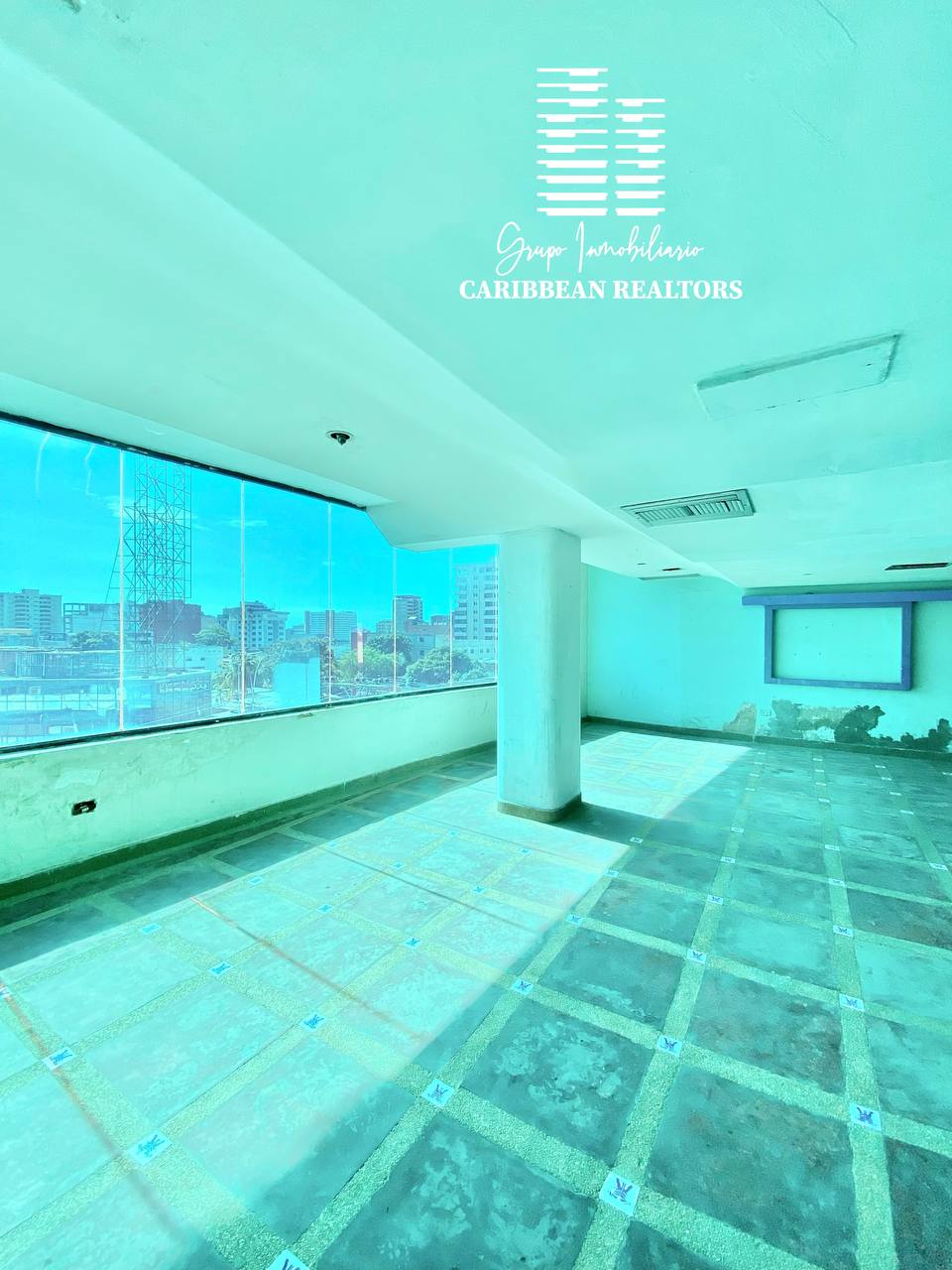 En Venta Hotel Blue Lion Para Remodelar, Ubicado En La Avenida 4 De Mayo