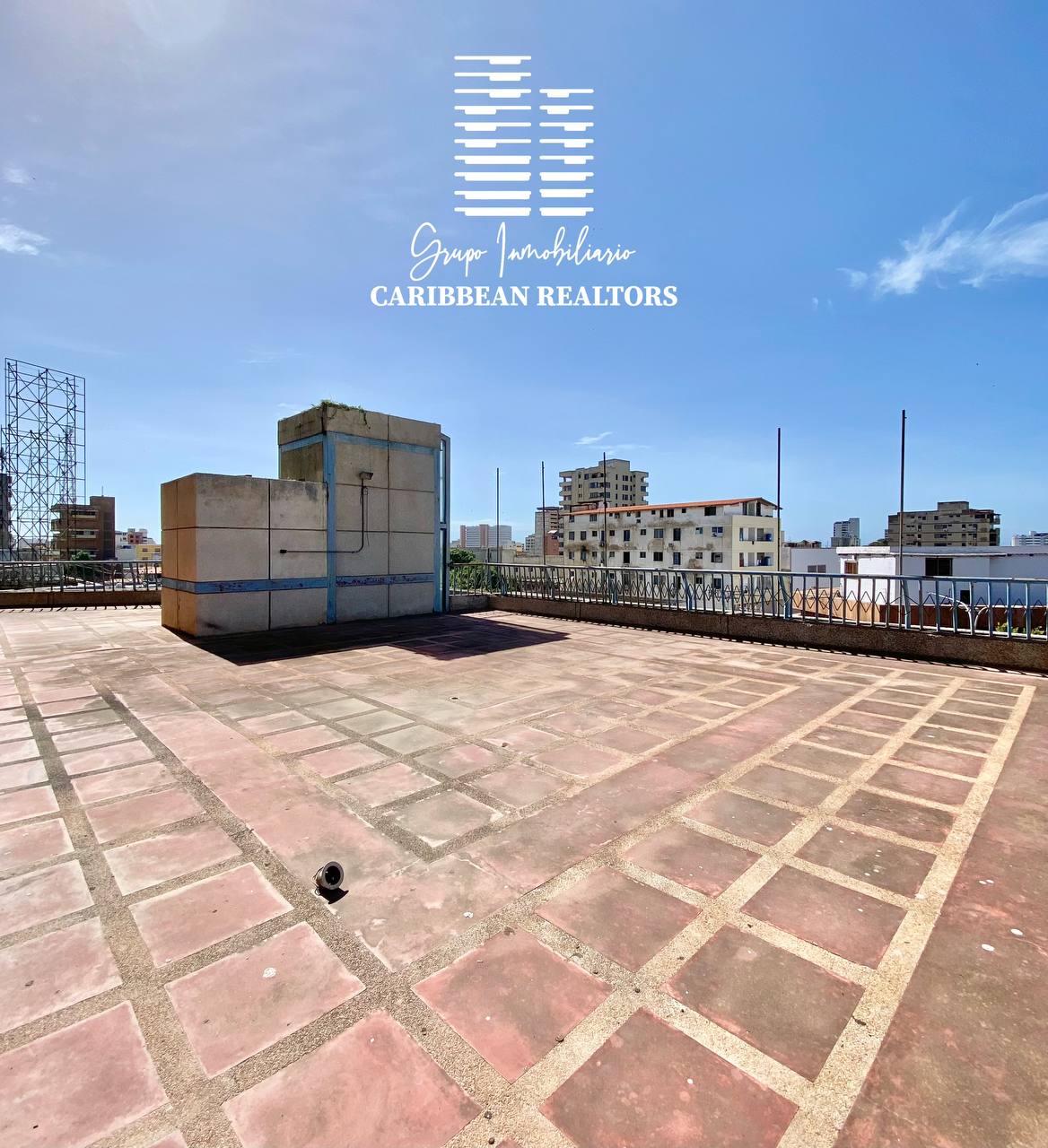 En Venta Hotel Blue Lion Para Remodelar, Ubicado En La Avenida 4 De Mayo