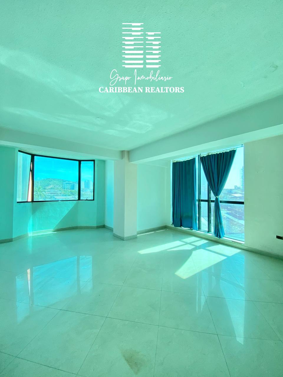 En Venta Hotel Blue Lion Para Remodelar, Ubicado En La Avenida 4 De Mayo