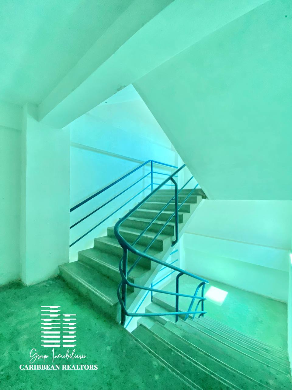 En Venta Hotel Blue Lion Para Remodelar, Ubicado En La Avenida 4 De Mayo