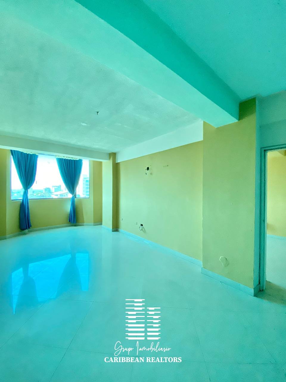 En Venta Hotel Blue Lion Para Remodelar, Ubicado En La Avenida 4 De Mayo