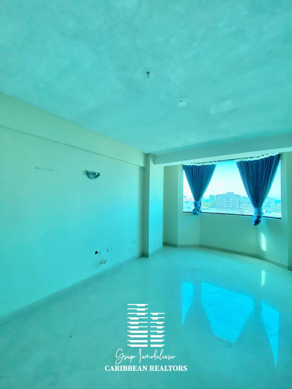 En Venta Hotel Blue Lion Para Remodelar, Ubicado En La Avenida 4 De Mayo