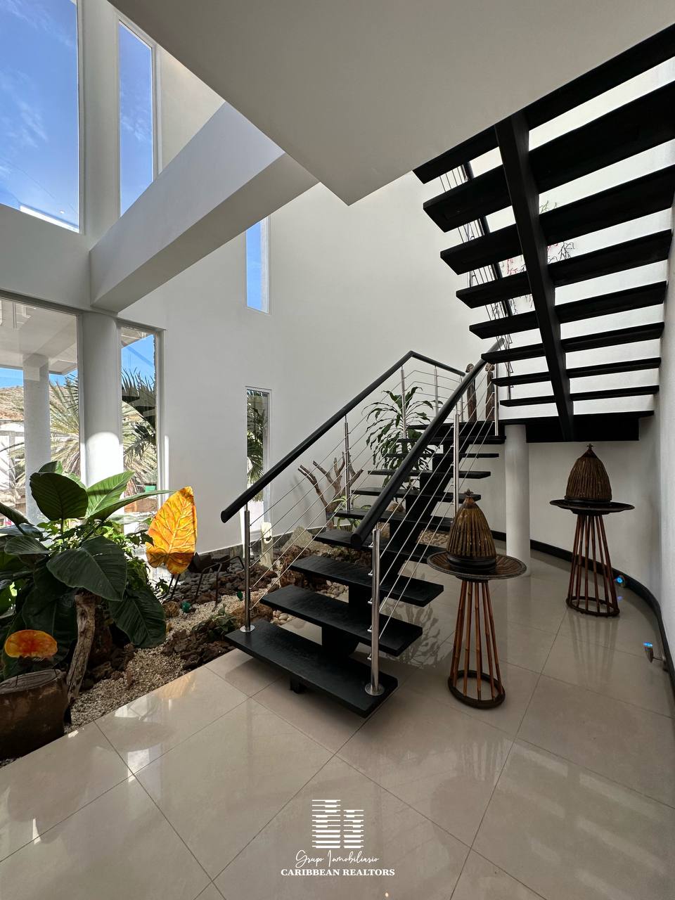 En Venta Casa Quinta, Con Arquitectura Vanguardista, Ubicada En Paraíso