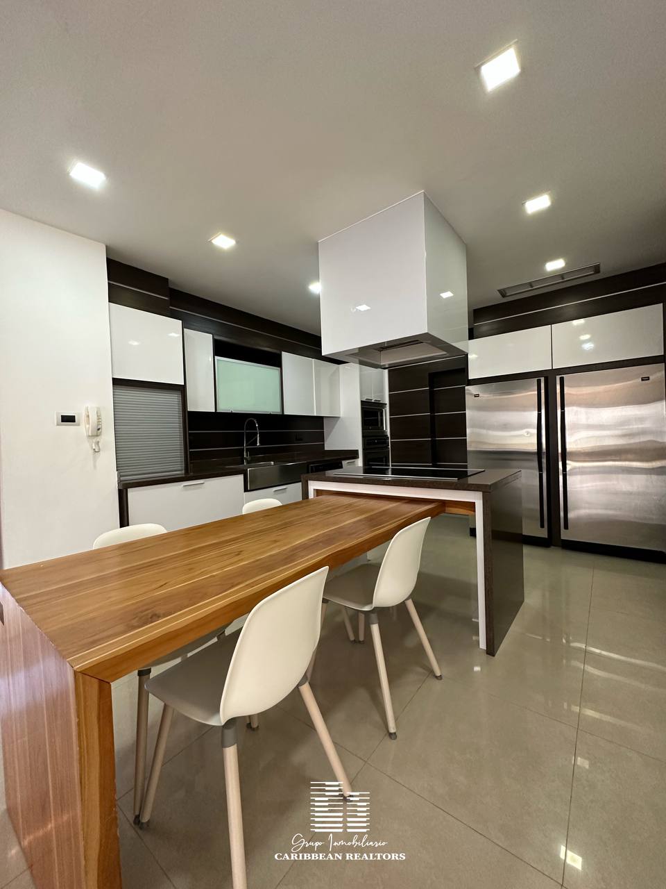 En Venta Casa Quinta, Con Arquitectura Vanguardista, Ubicada En Paraíso