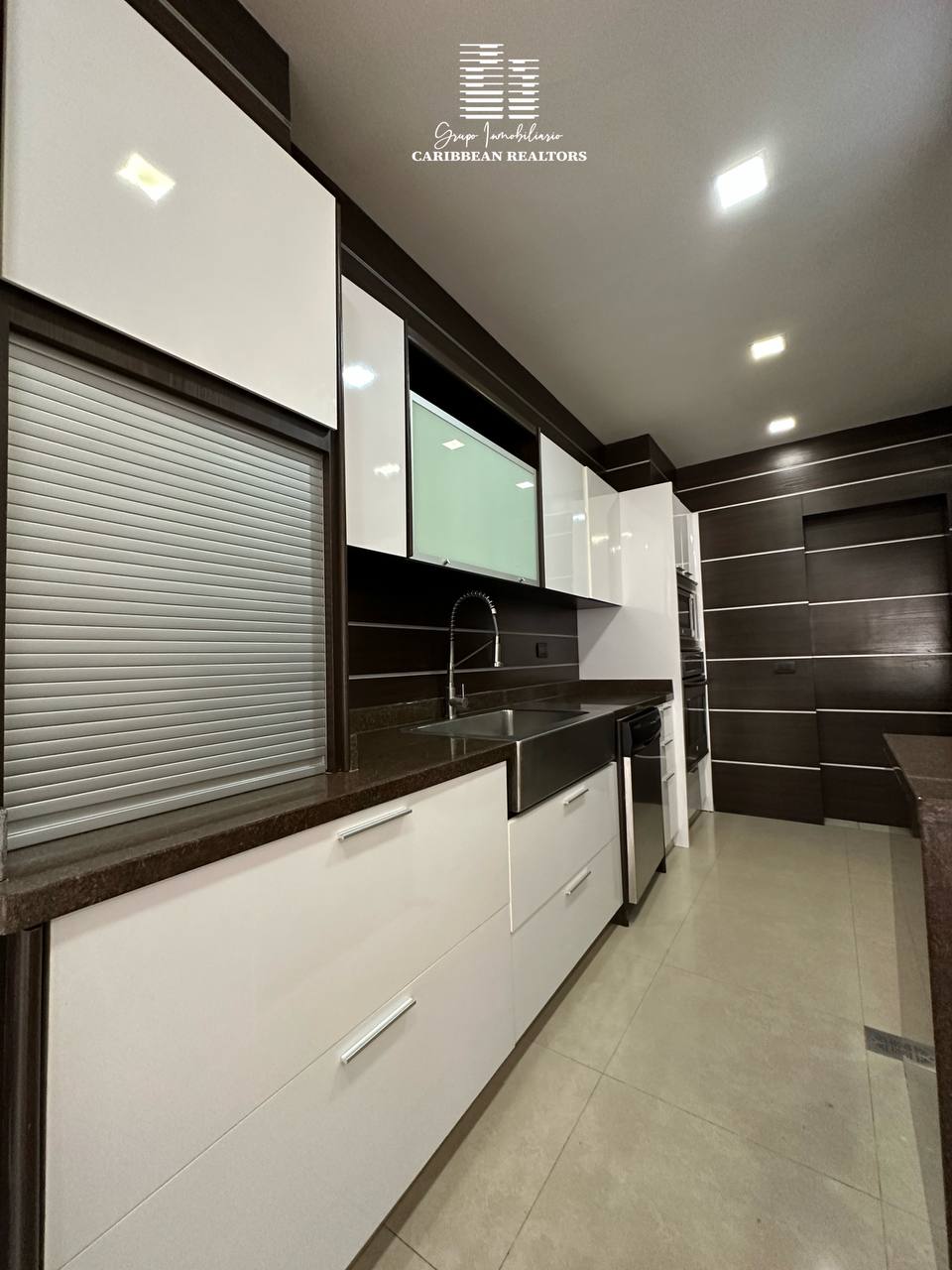 En Venta Casa Quinta, Con Arquitectura Vanguardista, Ubicada En Paraíso