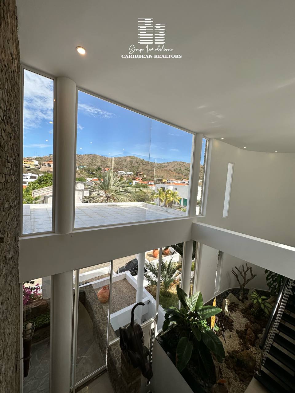 En Venta Casa Quinta, Con Arquitectura Vanguardista, Ubicada En Paraíso