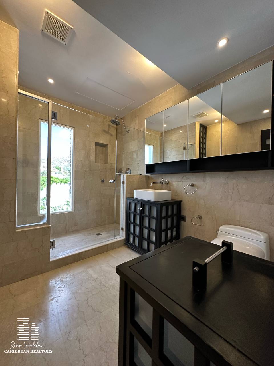 En Venta Casa Quinta, Con Arquitectura Vanguardista, Ubicada En Paraíso