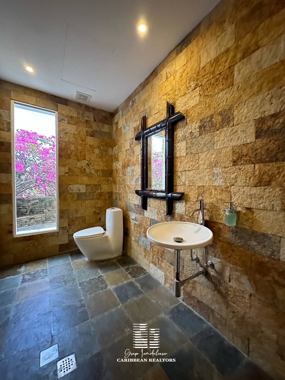 En Venta Casa Quinta, Con Arquitectura Vanguardista, Ubicada En Paraíso