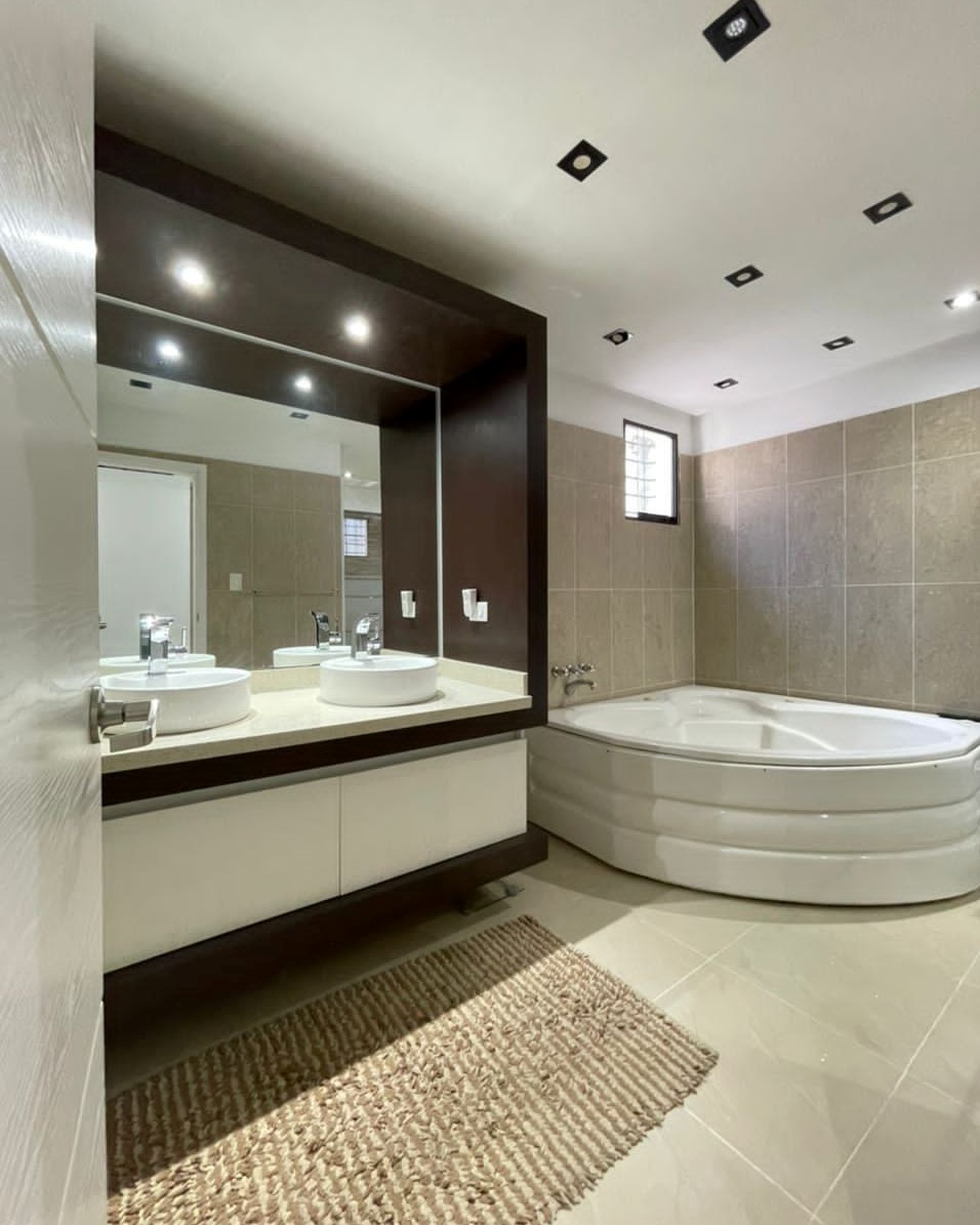 En Venta Town House Ubicado En El Exclusivo Conjunto Residencial Oasis De Los Robles