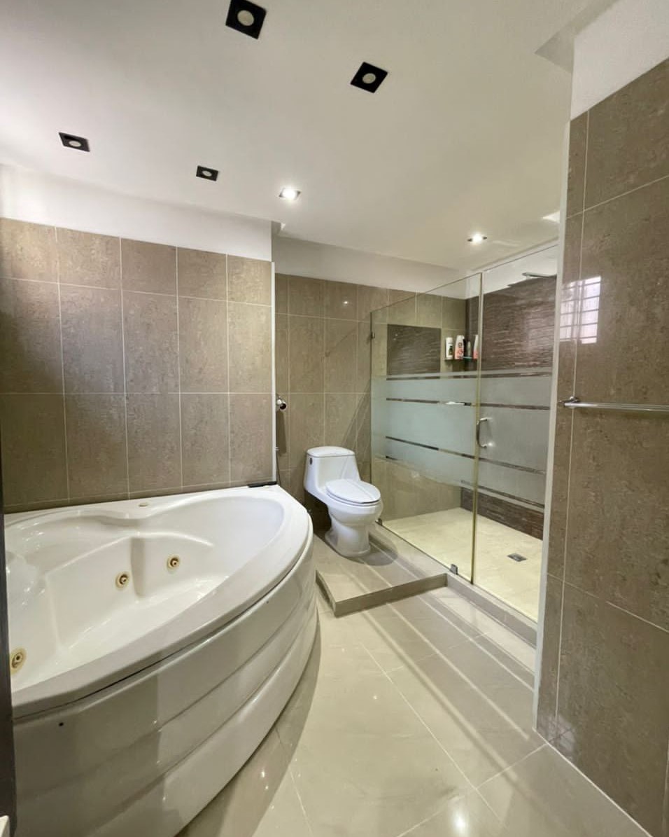 En Venta Town House Ubicado En El Exclusivo Conjunto Residencial Oasis De Los Robles