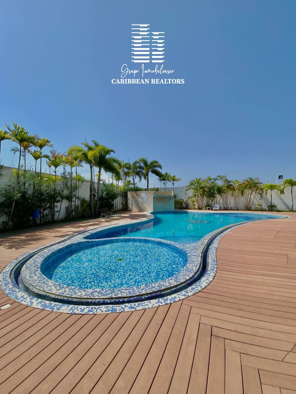 En Venta Hermoso Town House, Ubicado En El Conjunto Residencial Royal Crown