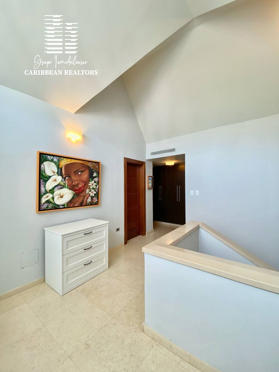En Venta Hermoso Town House, Ubicado En El Conjunto Residencial Royal Crown