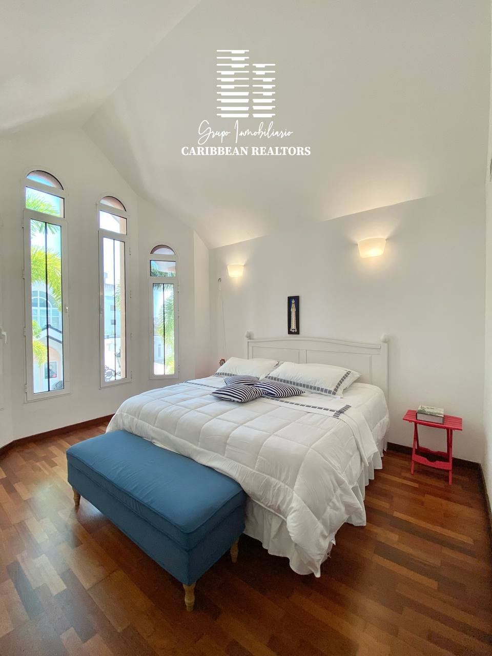 En Venta Hermoso Town House, Ubicado En El Conjunto Residencial Royal Crown