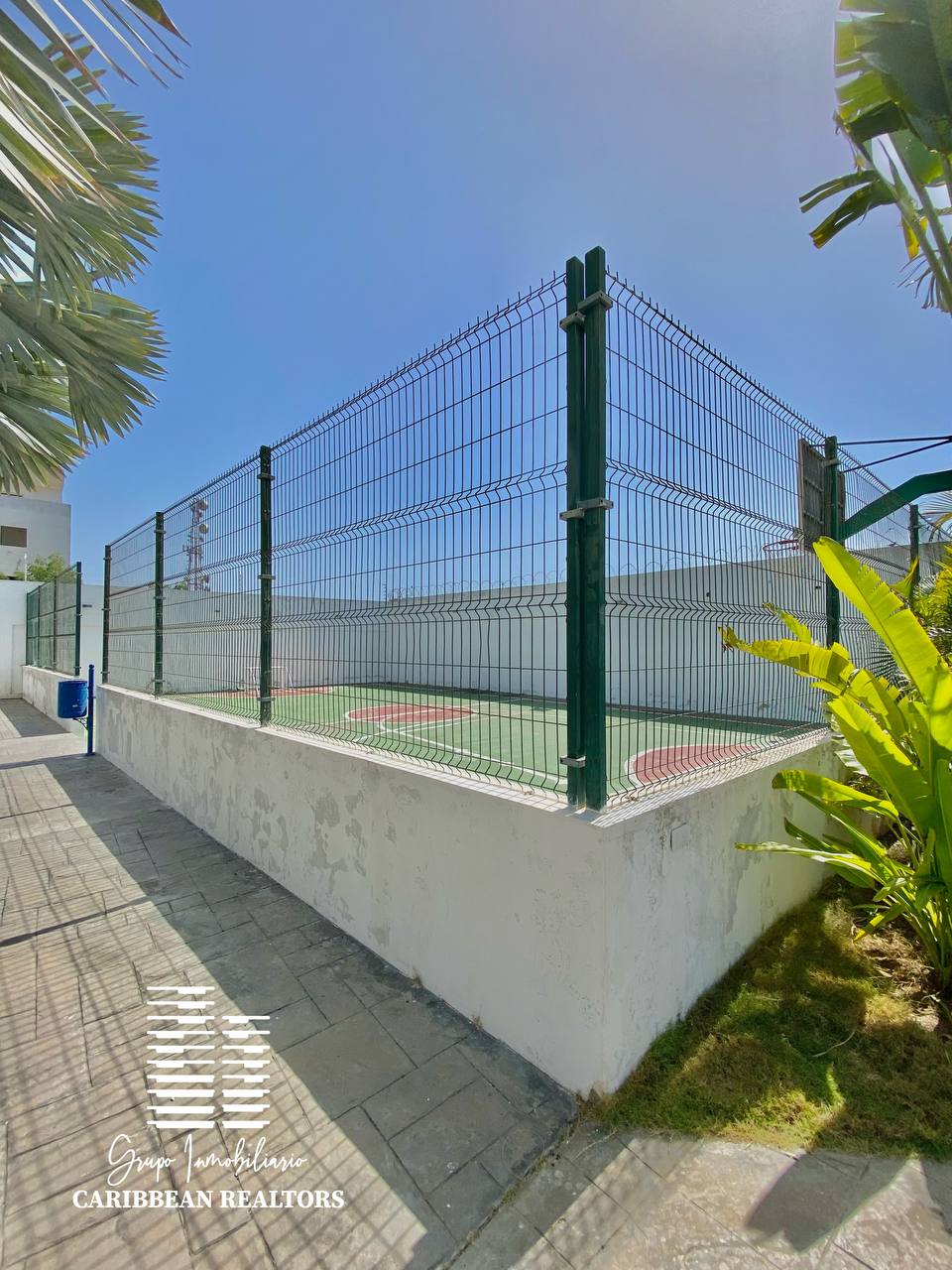 En Venta Hermoso Town House, Ubicado En El Conjunto Residencial Royal Crown