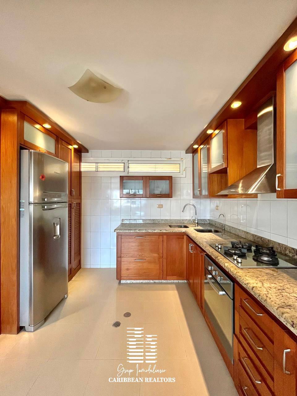En Venta Acogedor Apartamento Ubicado En El Edificio Tennis Mar
