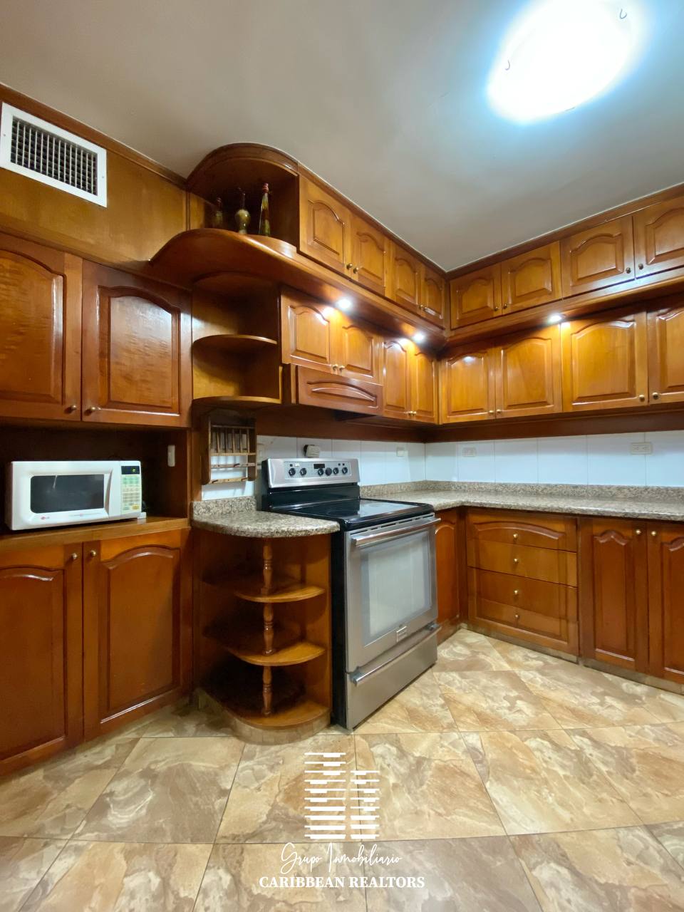 En Venta Bonita Y Espaciosa Casa, En El Conjunto Residencial Vista Caribe