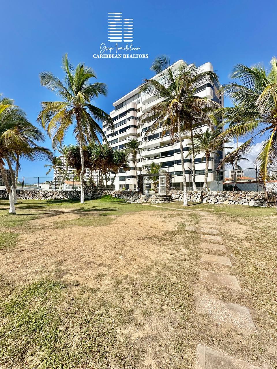 Apartamento Con Hermosa Vista Al Mar, Ubicado En El Conjunto Residencial Playa Moreno