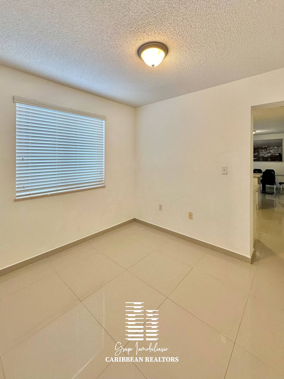 El Alquiler Acogedor Town House, Ubicado En El Conjunto Residencial Porlamar Villas