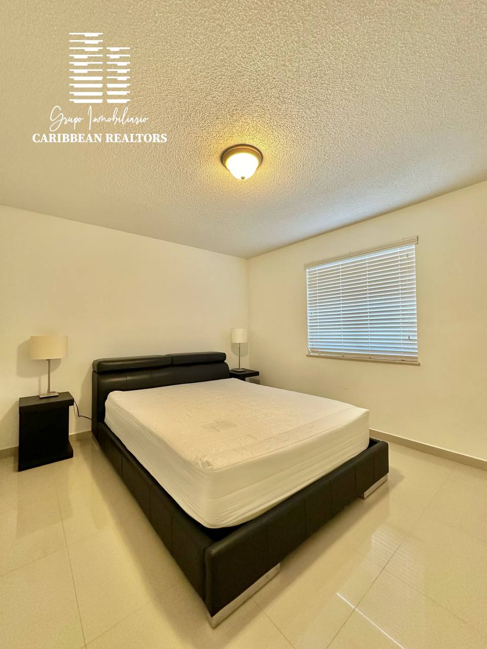 El Alquiler Acogedor Town House, Ubicado En El Conjunto Residencial Porlamar Villas