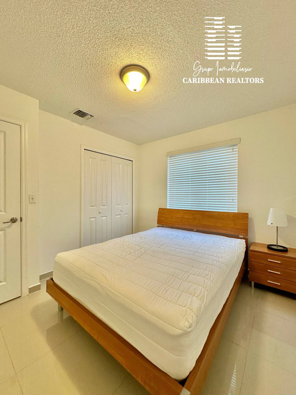 El Alquiler Acogedor Town House, Ubicado En El Conjunto Residencial Porlamar Villas