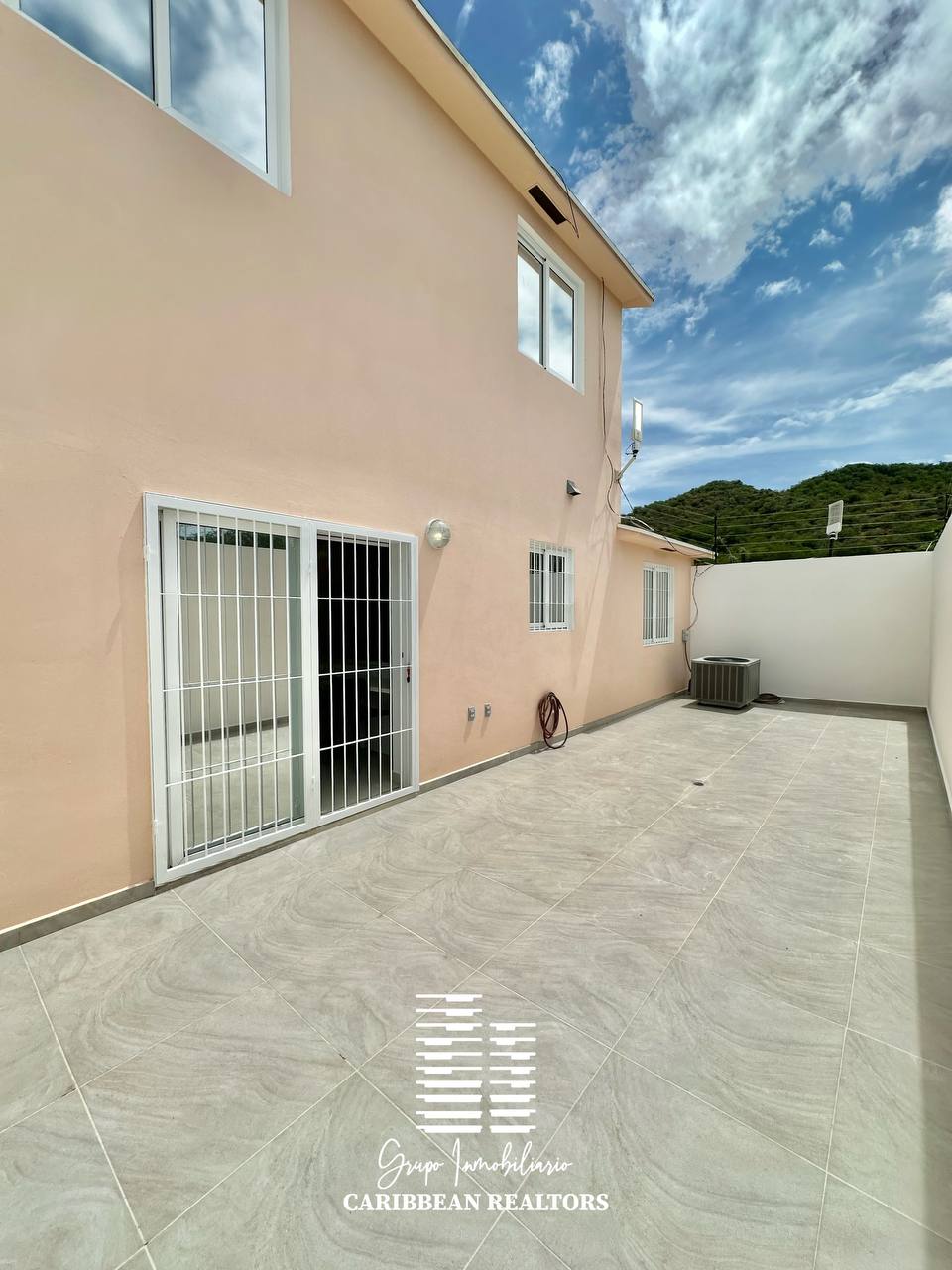 El Alquiler Acogedor Town House, Ubicado En El Conjunto Residencial Porlamar Villas