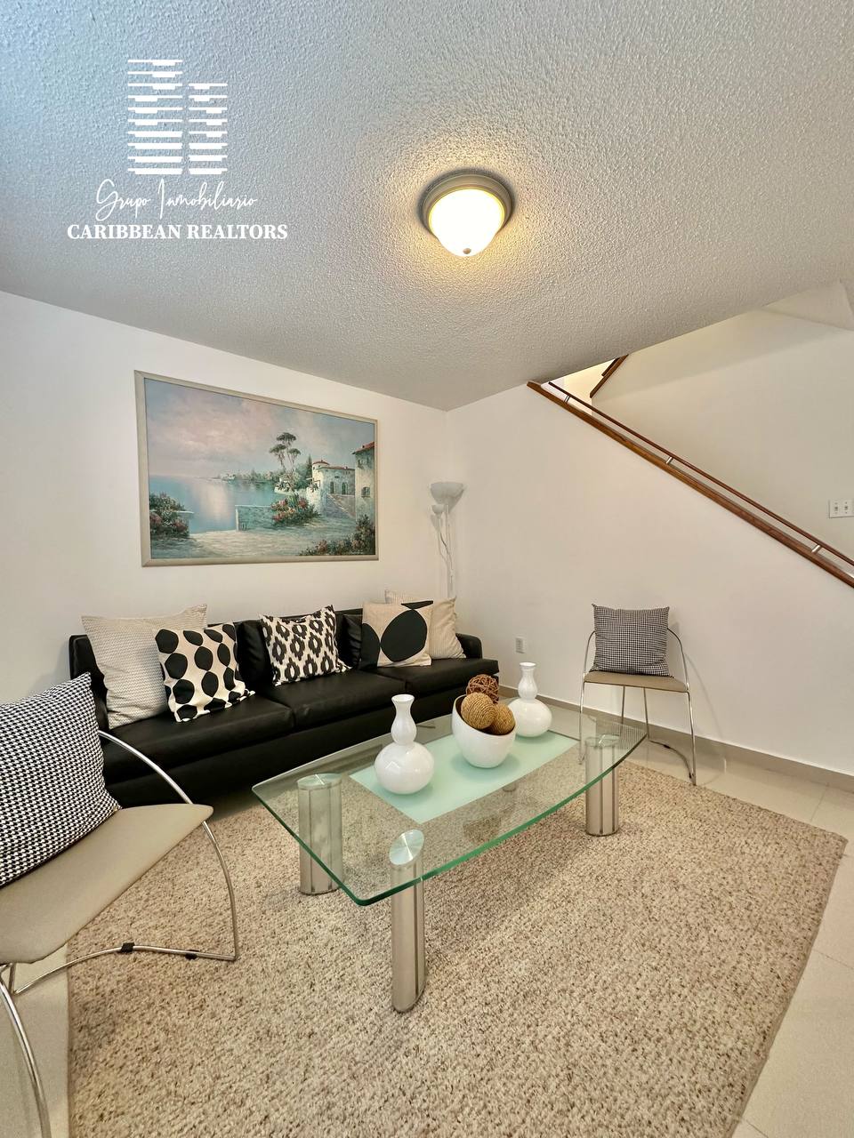 En Alquiler Acogedor Town House Ubicado En El Conjunto Porlamar Villas