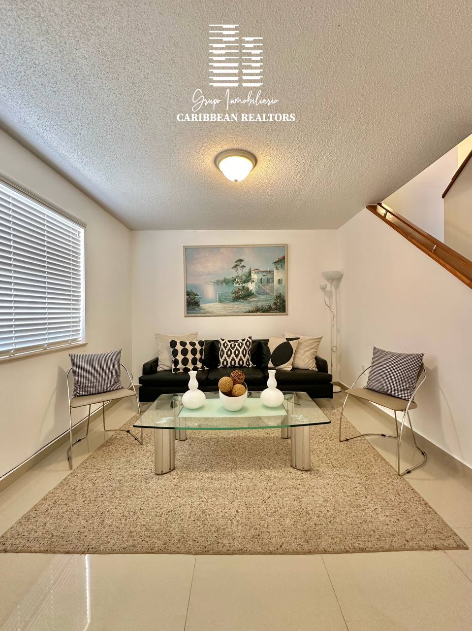 En Alquiler Acogedor Town House Ubicado En El Conjunto Porlamar Villas