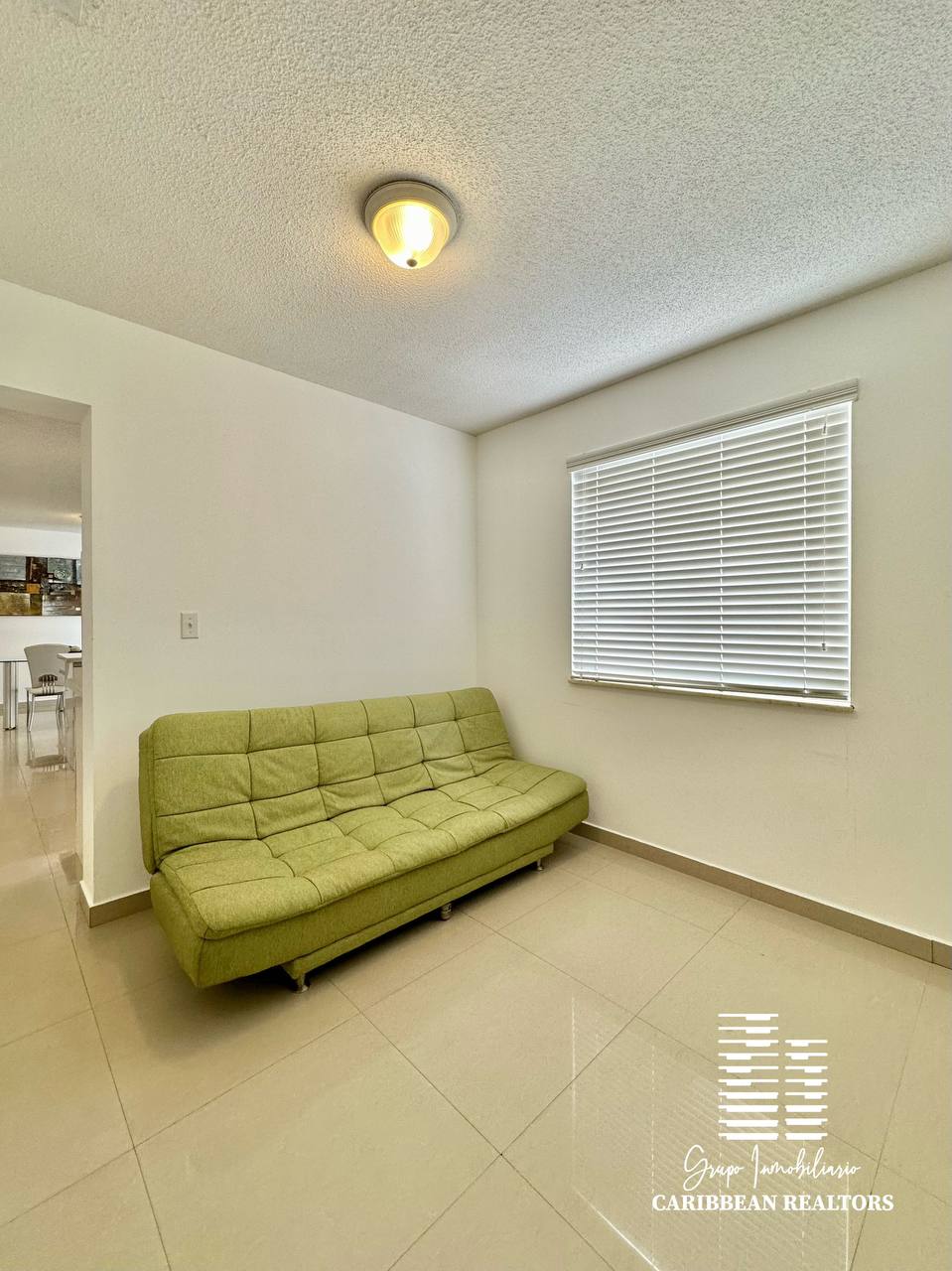 En Alquiler Acogedor Town House Ubicado En El Conjunto Porlamar Villas