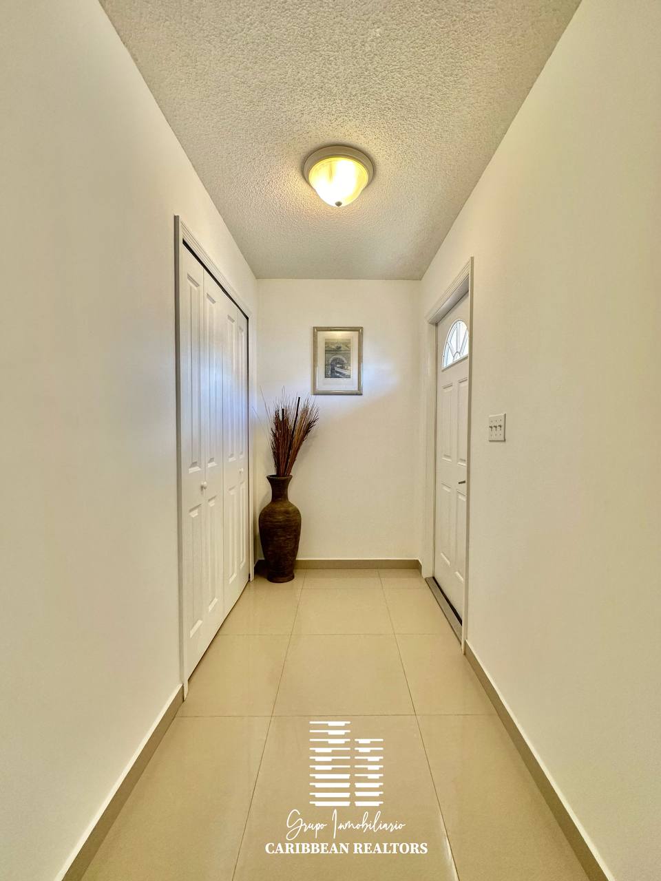 En Alquiler Acogedor Town House Ubicado En El Conjunto Porlamar Villas