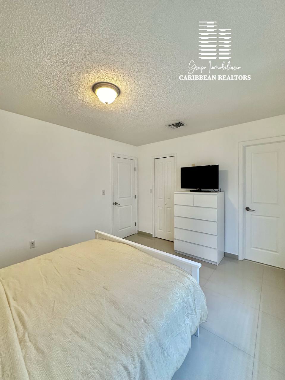 En Alquiler Acogedor Town House Ubicado En El Conjunto Porlamar Villas