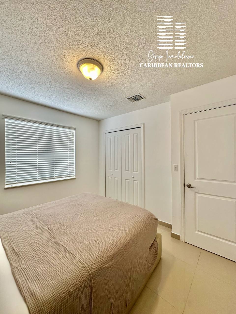 En Alquiler Acogedor Town House Ubicado En El Conjunto Porlamar Villas