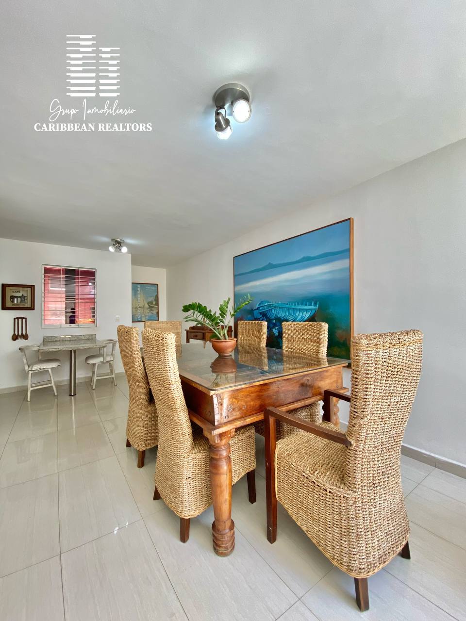 EN VENTA ESPACIOSO TOWN HOUSE EN EL CONJ RESD VIRGEN DEL VALLE 