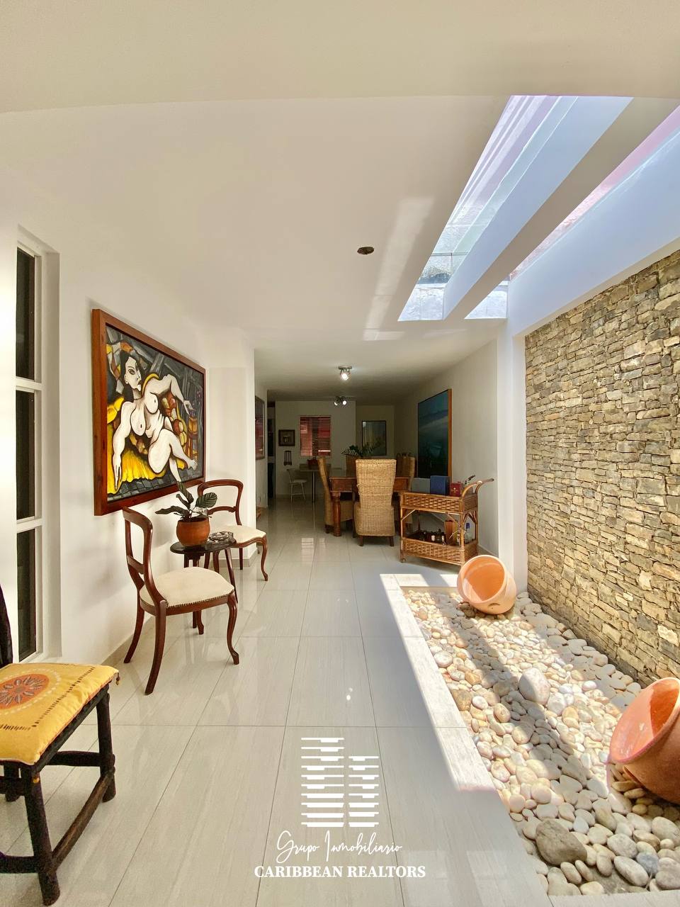 EN VENTA ESPACIOSO TOWN HOUSE EN EL CONJ RESD VIRGEN DEL VALLE 