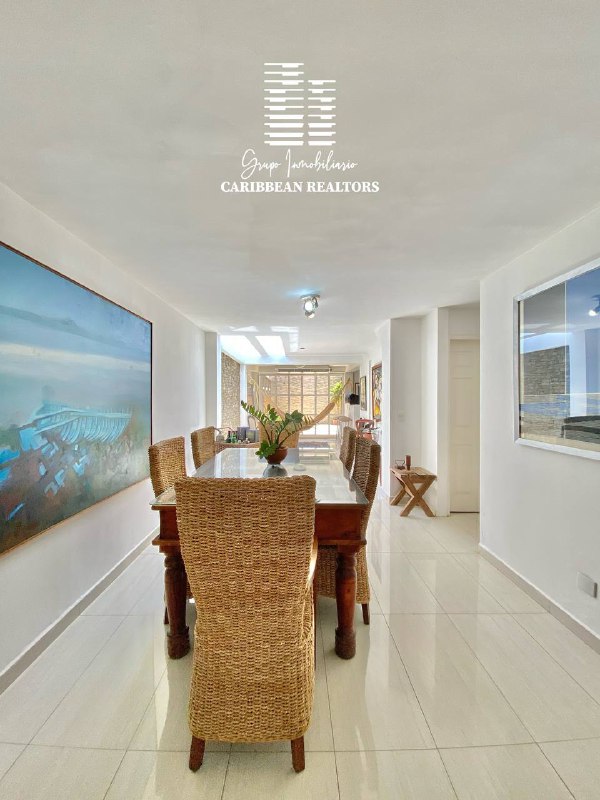 EN VENTA ESPACIOSO TOWN HOUSE EN EL CONJ RESD VIRGEN DEL VALLE 