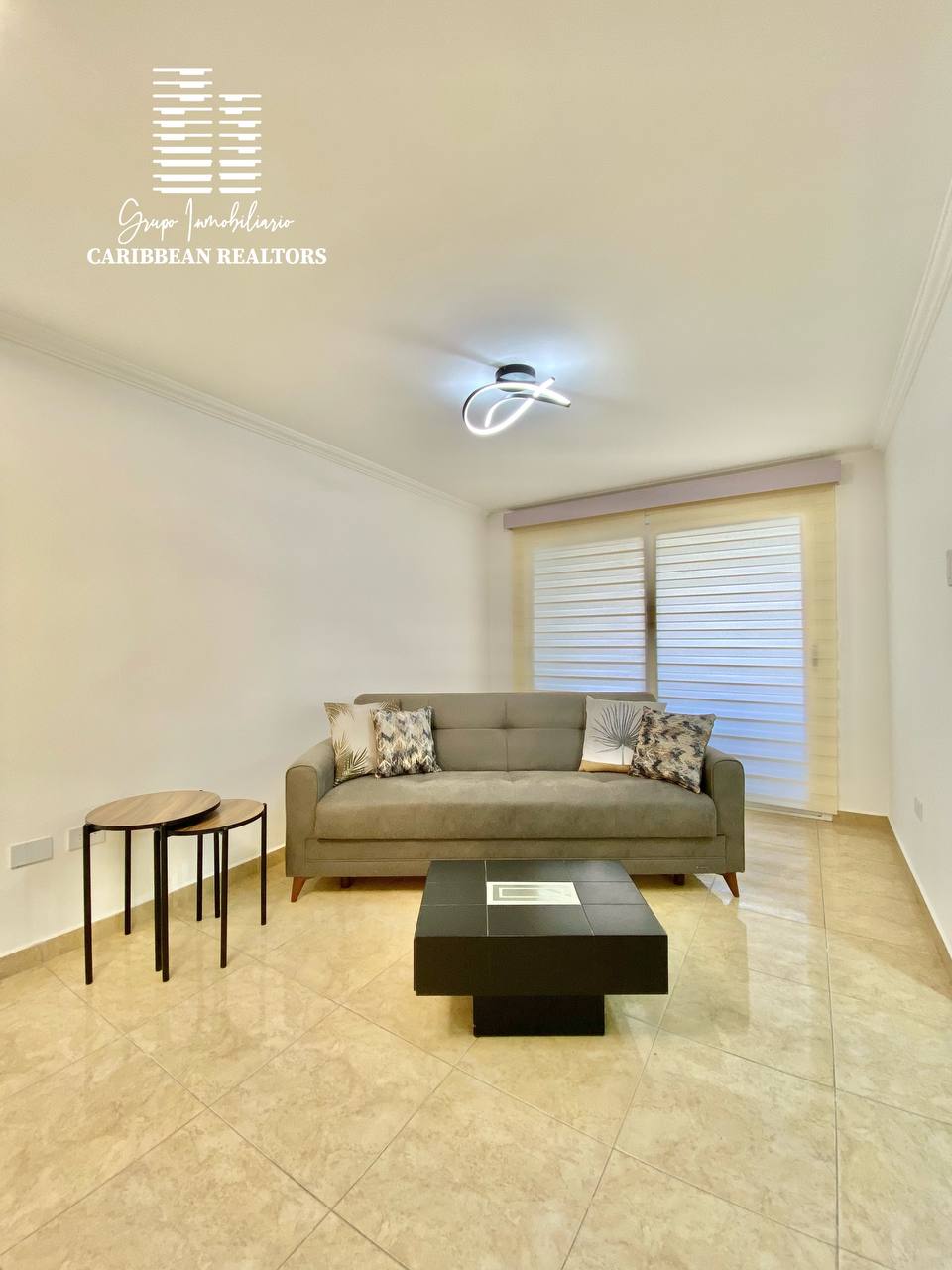 EN ALQUILER COMODO APARTAMENTO EN EL CONJ RESD ARCHIPIELAGO GARDEN. PLAYA EL ANGEL