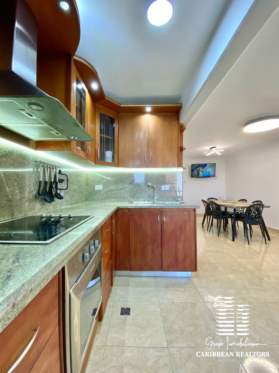 EN ALQUILER COMODO APARTAMENTO EN EL CONJ RESD ARCHIPIELAGO GARDEN. PLAYA EL ANGEL